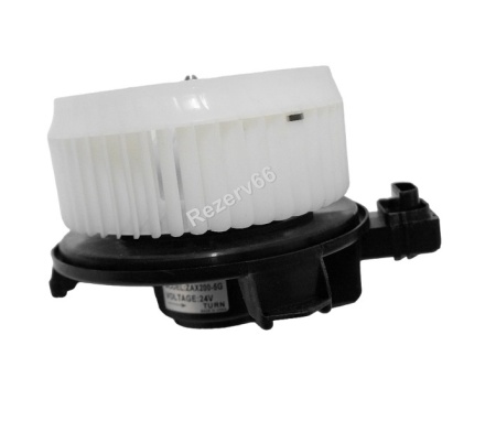 XB00001057 Мотор отопителя Hitachi