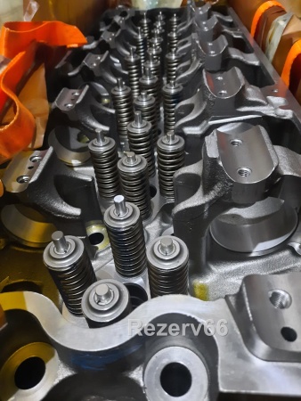 5413782 Головка блока цилиндров в сборе ISX15