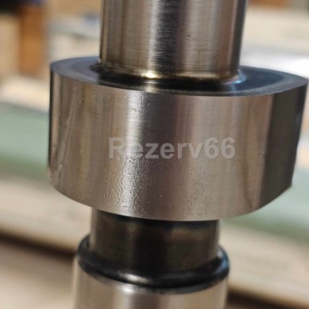 Распределительный 2420673 CATERPILLAR (C9)