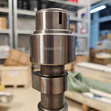 Распределительный 2420673 CATERPILLAR (C9)