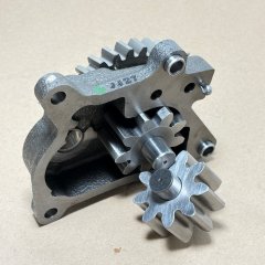 8943904143 Насос масляный Hitachi (Original)