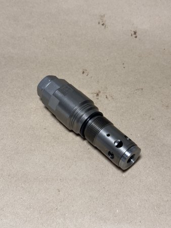 XB00001361 Клапан предохранительный Hitachi